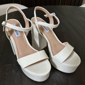 Steve Madden LESSA Patent Heels - size 7.5 - NEW